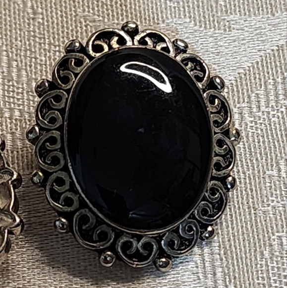 Vintage Black Glass Cabochon Clip-On Earrings Ornate Silver  Filigree Victorian - Picture 9 of 12